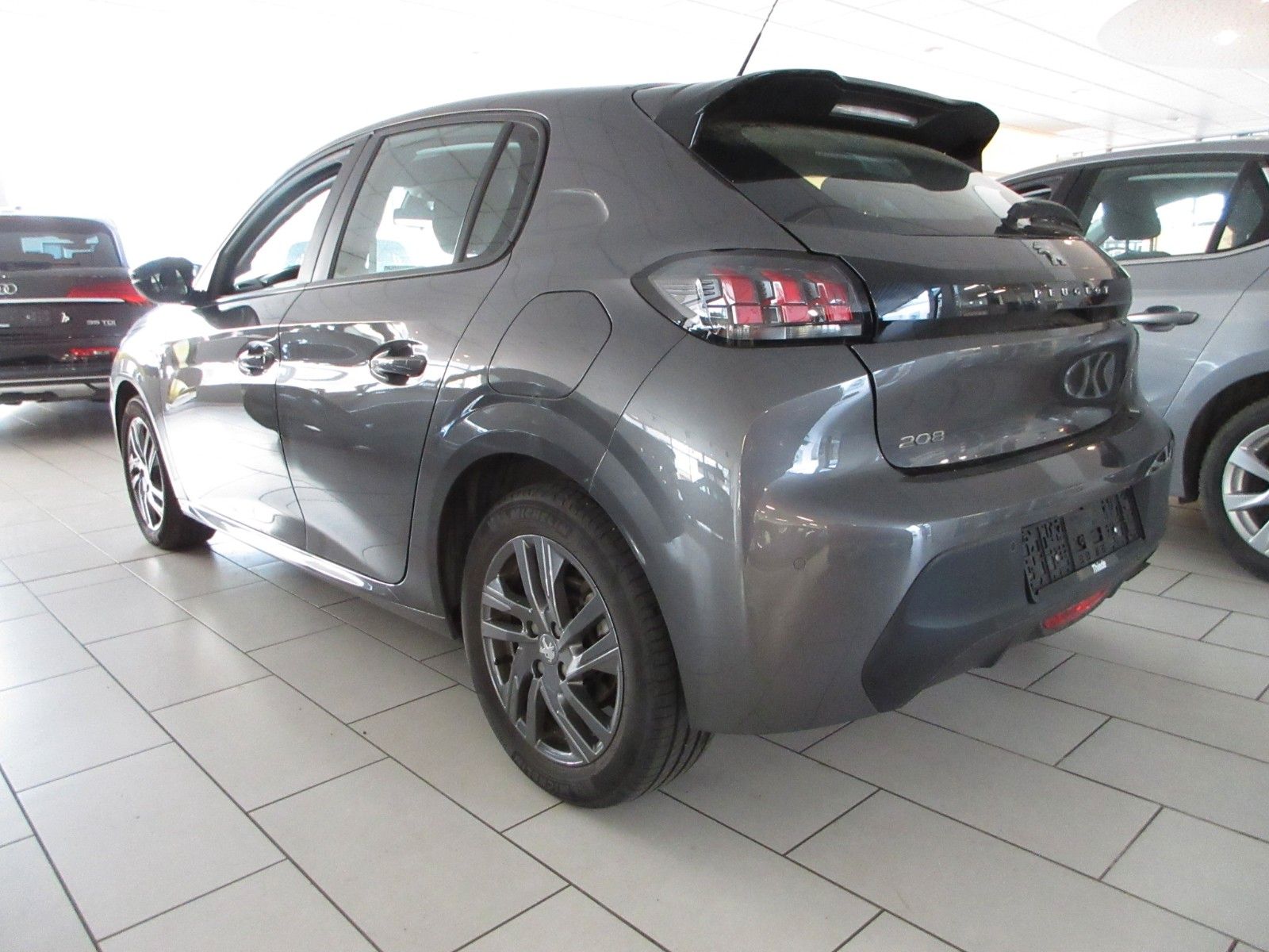 Fahrzeugabbildung Peugeot 208 Active Pack 1.2T LED/NAVI/SHZ/PDC/ALU