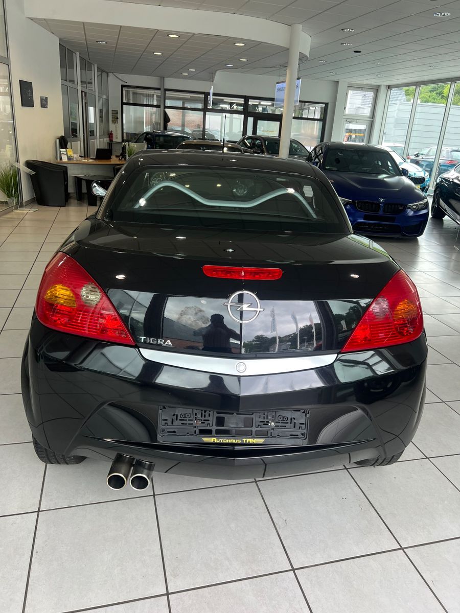 Fahrzeugabbildung Opel Tigra Twin Top Design Edition CABRIO