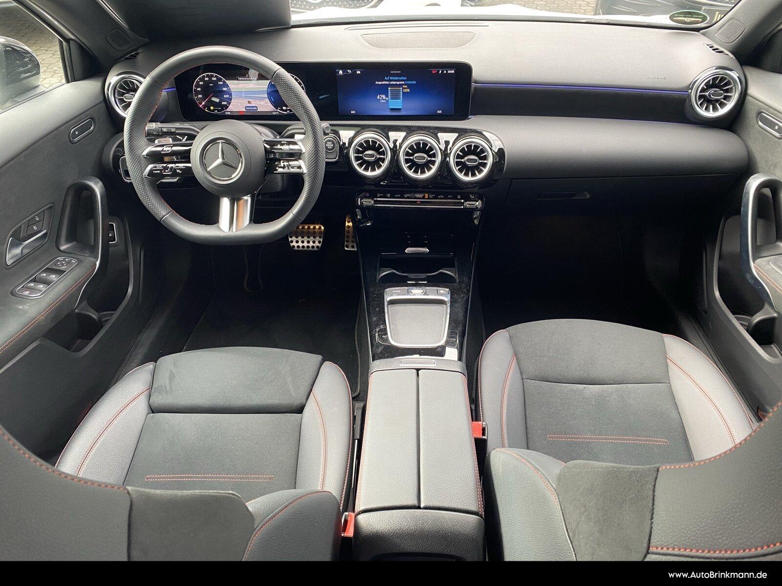 Mercedes-Benz A 250 e AMG-LINE/NIGHT/19"/MULTIBEAM/DISTRONIC