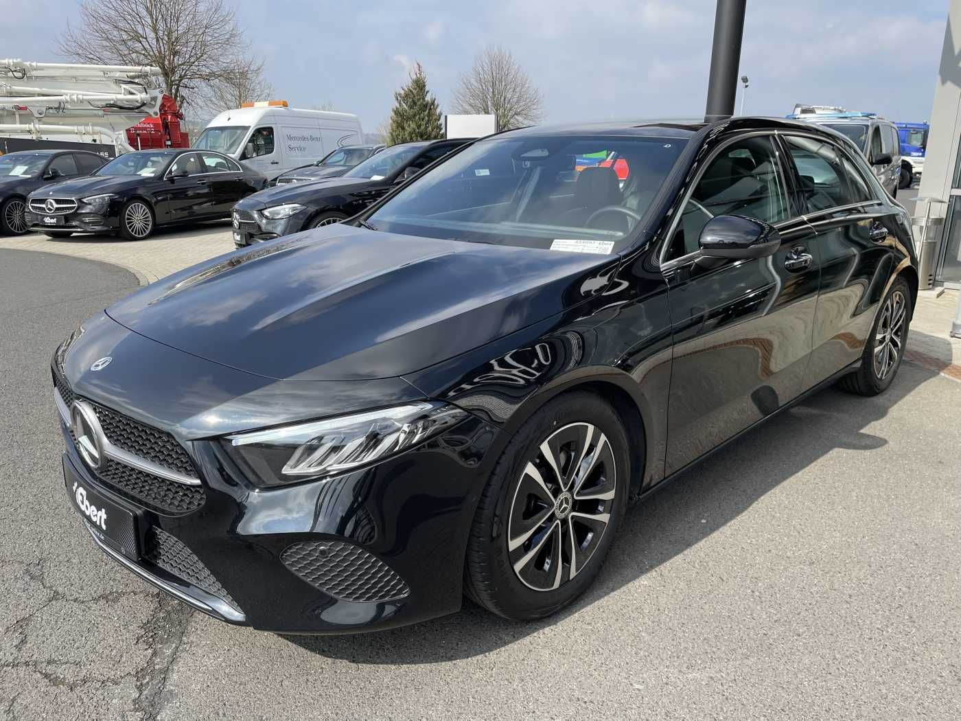 Fahrzeugabbildung Mercedes-Benz A 200 Progressive Pano+R-Kamera+LED+ MBUX+Lenkra
