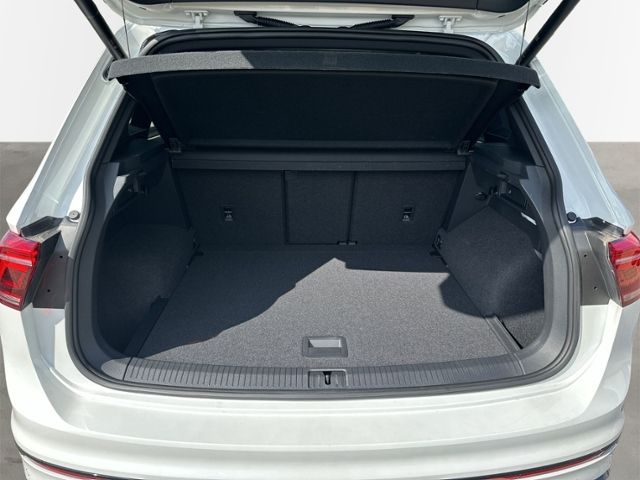 Tiguan 2.0 TDI DSG R-LINE ALLRAD STNDHZ+PANO+AHK