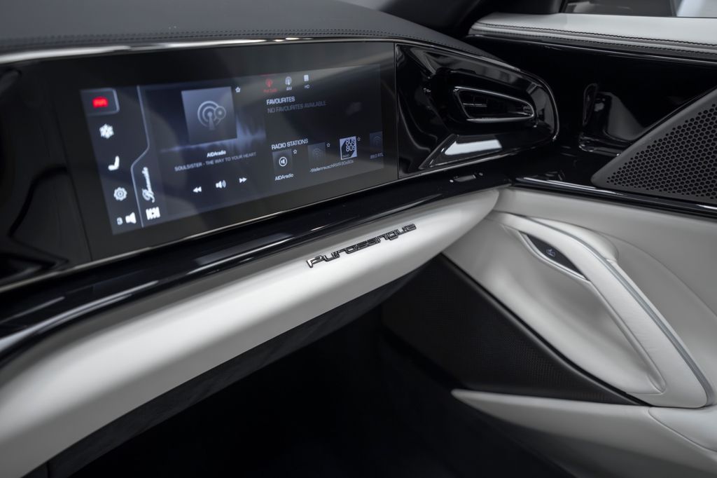 Purosangue BLACK/WHITE FULL CARBON PANORAMIC - Bild 24