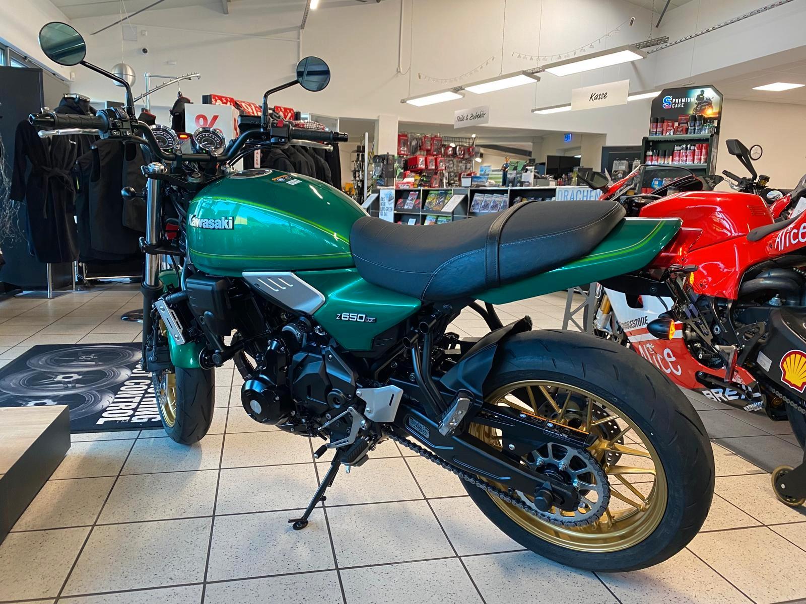 Kawasaki Z 650 RS aus 1. Hand & Zubehör