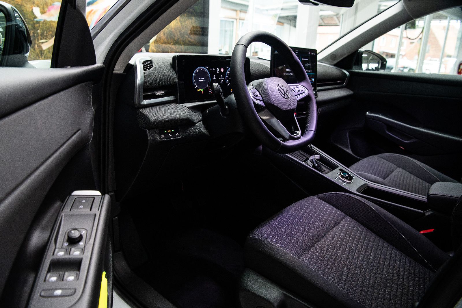 Fahrzeugabbildung Volkswagen T-Roc New Model Life 1.5l TSI DSG ACC APP Kamera