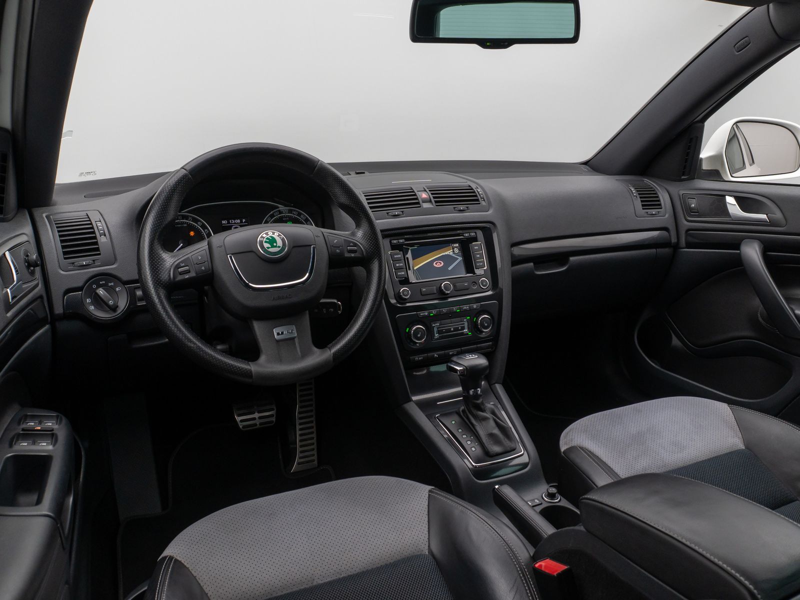 Fahrzeugabbildung SKODA Octavia Combi RS Xenon PDC Navi Sport