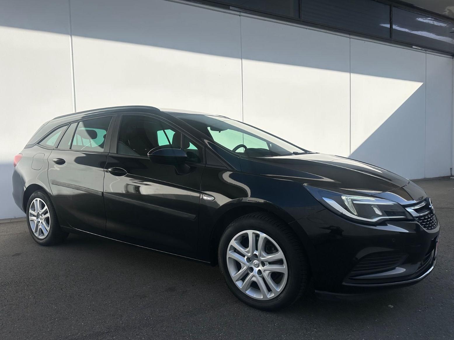 Opel Astra K Sports Tourer Edition ,AHK,EU6,1.HAND