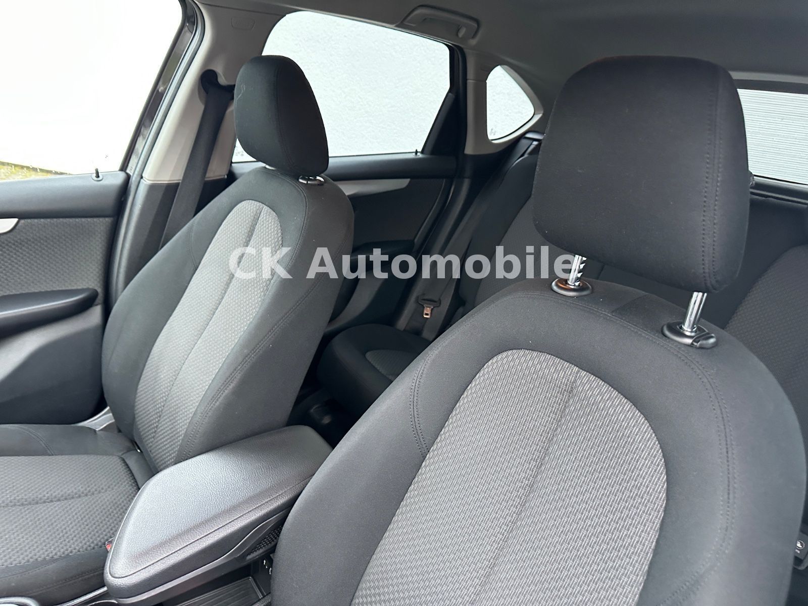 Fahrzeugabbildung BMW 218d Active Tourer Advantage/LED/SHZ/PDC