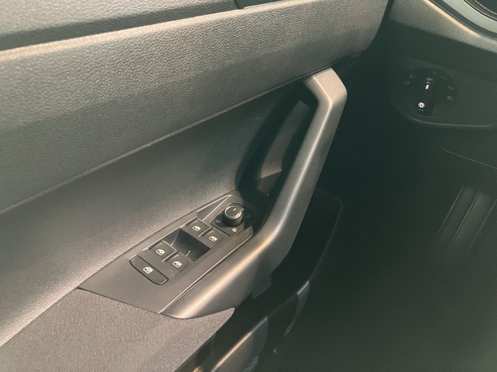 Fahrzeugabbildung Volkswagen Taigo R-Line Black-Style RearView