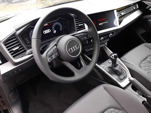 Fahrzeugabbildung Audi A1 allstreet 30TFSI S-tronic LED Kamera PDC Navi
