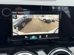 Fahrzeugabbildung B 200 d Style AHK-klappbar El. Panodach Navi Led