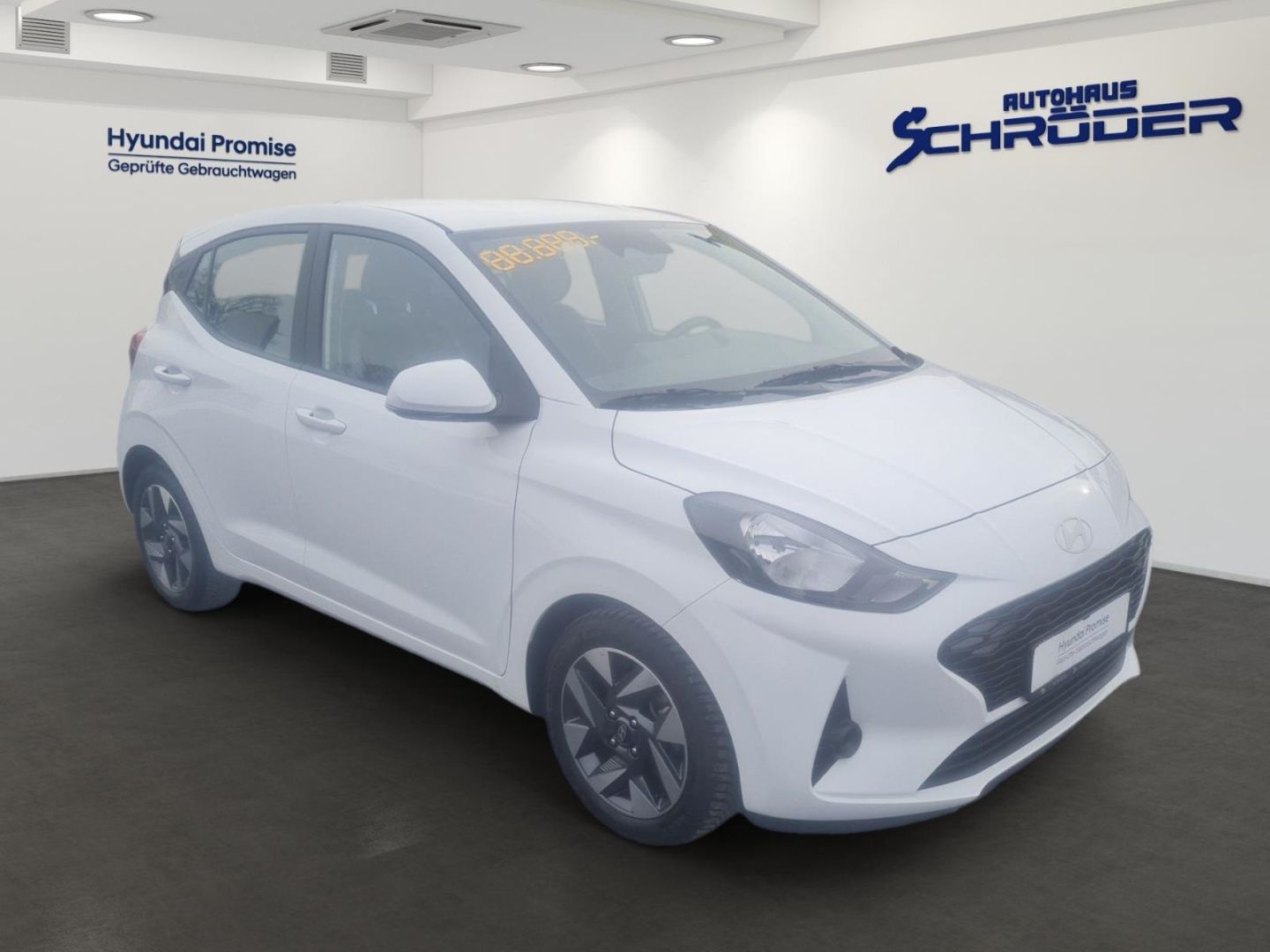 Fahrzeugabbildung Hyundai i10 FL 1.0 Benzin MT Allwetterreifen PDC Klima