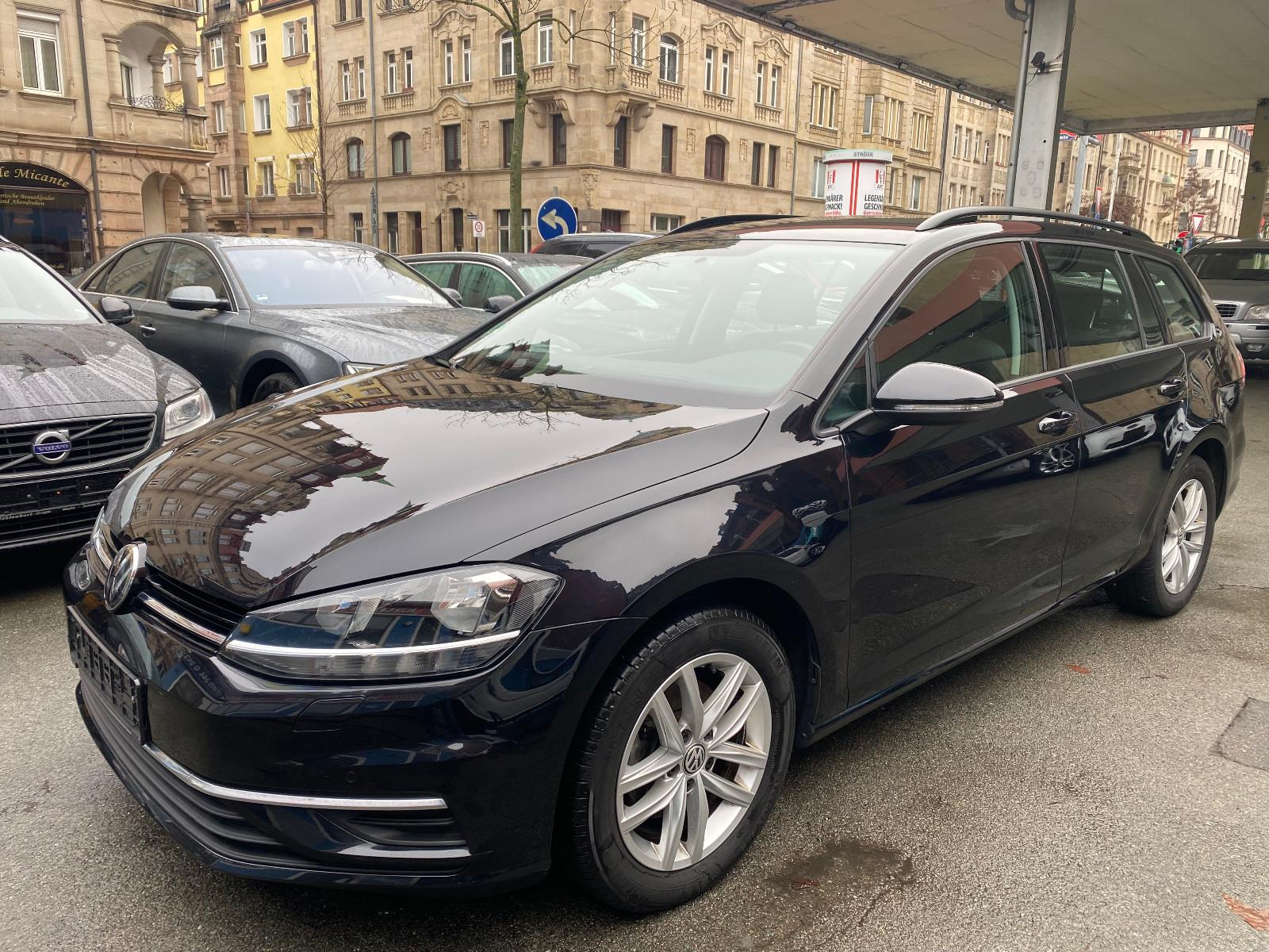 Volkswagen Golf 2.0 TDI DSG Variant NAVI PDC