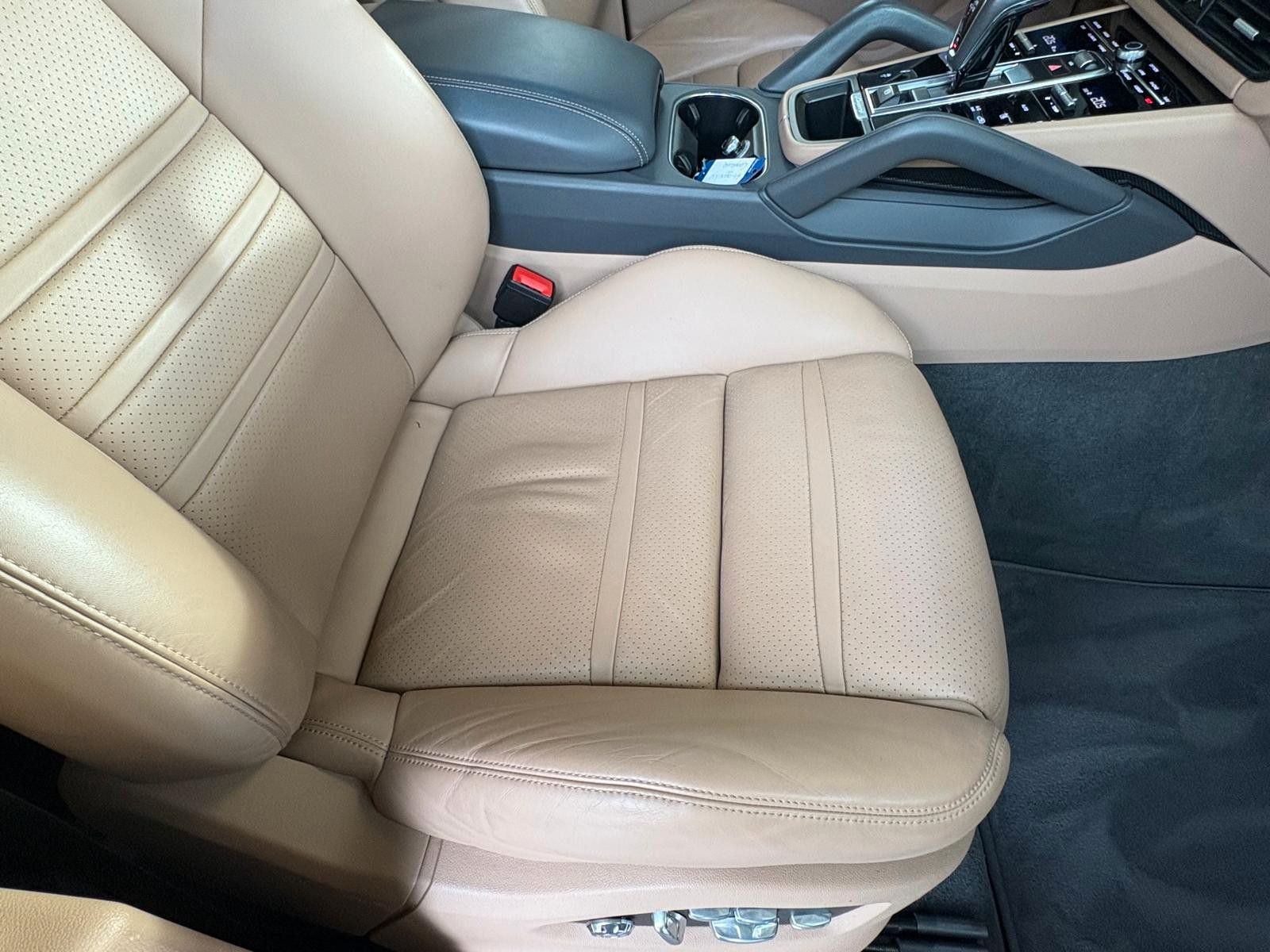 Fahrzeugabbildung Porsche Cayenne E-Hybrid