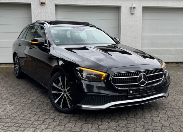 MERCEDES-BENZ E 400d T 4Mat NEU.MOD.*PANO*STHZ*DISTR+*360°*LED