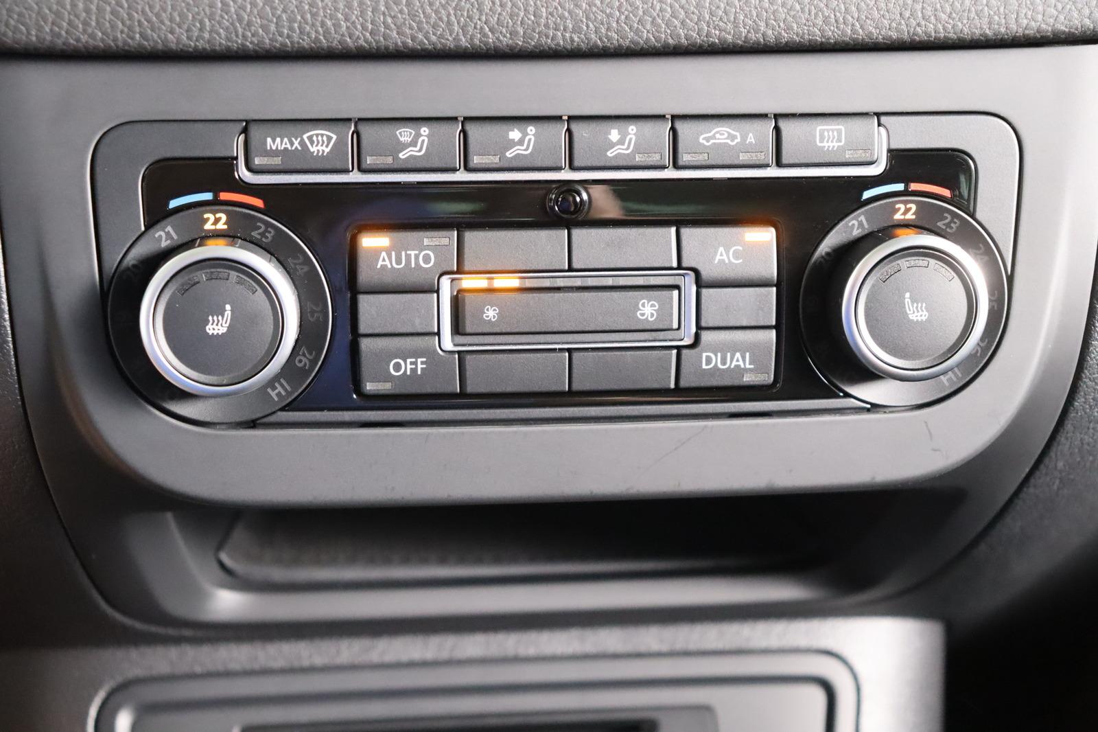 Volkswagen Tiguan * Pano * Navi * Xenon * Parkassistent Tra