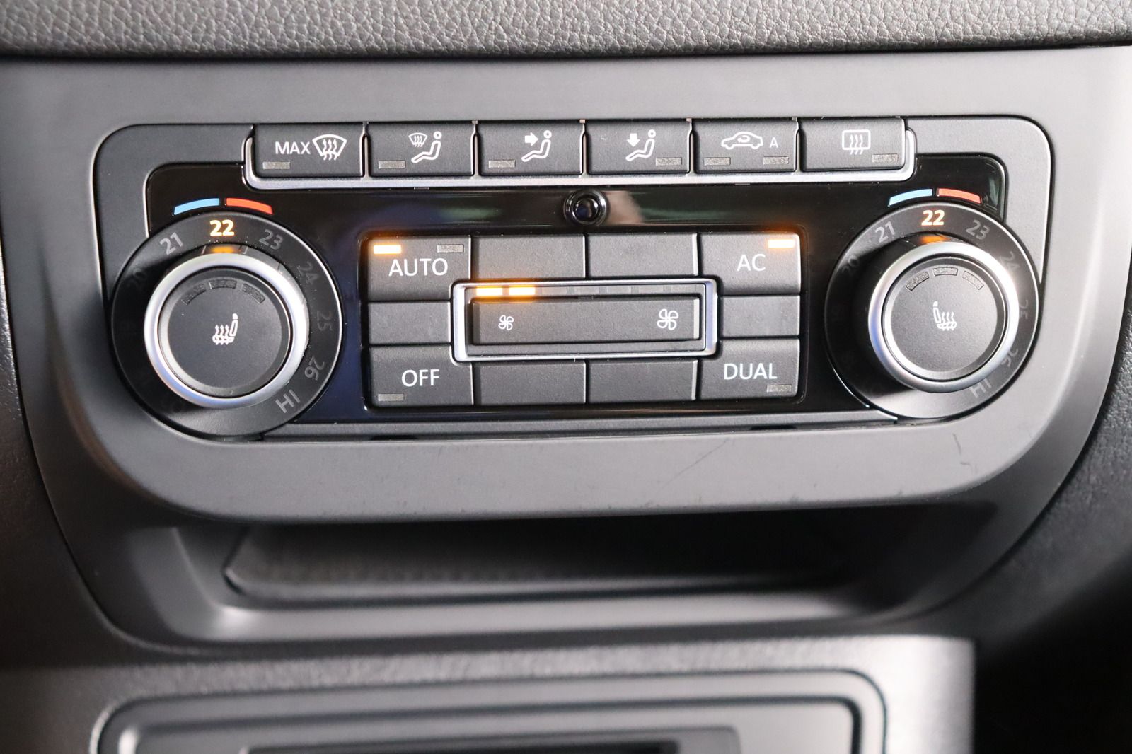 Fahrzeugabbildung Volkswagen Tiguan * Pano * Navi * Xenon * Parkassistent Tra