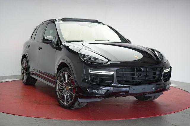 Porsche Cayenne 4.8 V8 Turbo Sport Chrono Navi/Leder/ACC