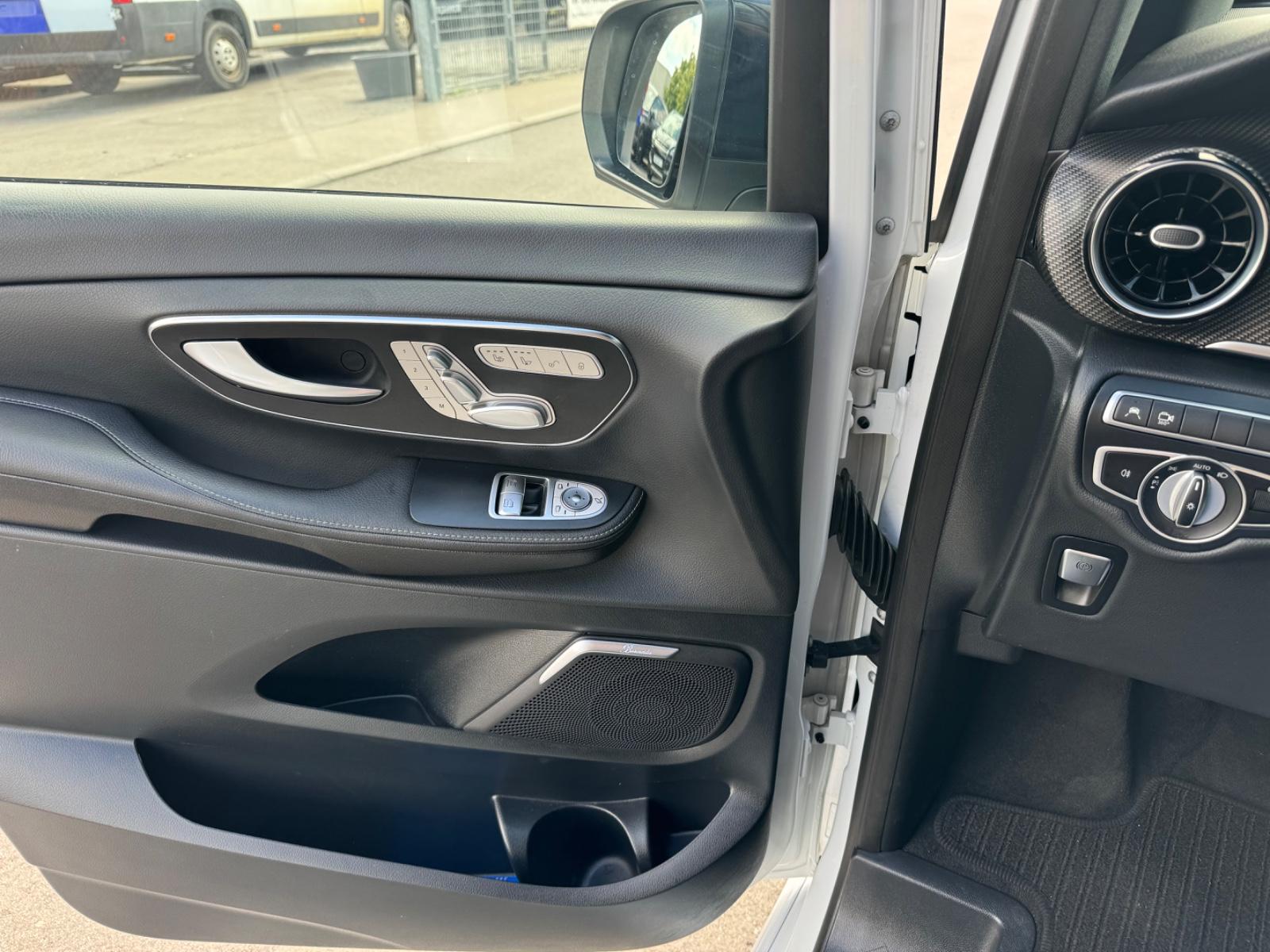 Mercedes-Benz V 300 AMG PANO*NAVI*LEDER*7SITZE*KAM*EL-TÜRE*AHK — 18