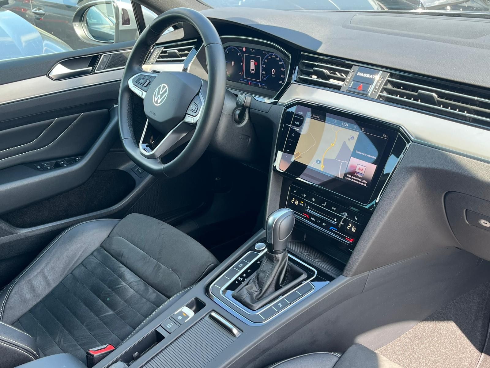 Fahrzeugabbildung Volkswagen Passat 2.0 TDI DSG Elegance MATRIX*AHK*ALCANTARA