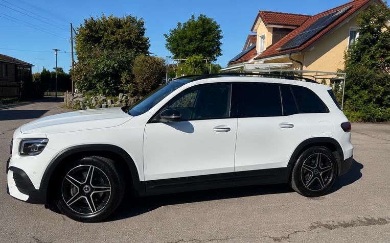 Image of Mercedes-Benz GLB 250