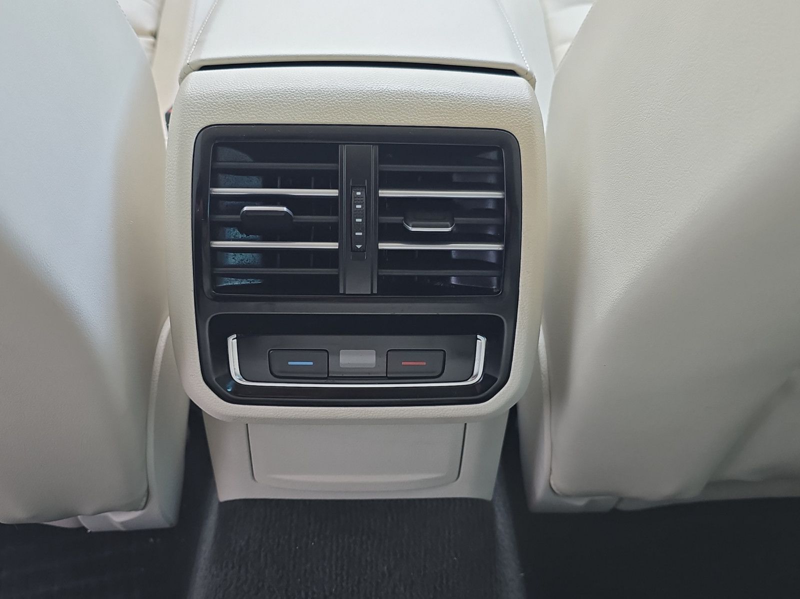 Fahrzeugabbildung Volkswagen Passat Variant Alltrack BMT/Start-Stopp 4Motion