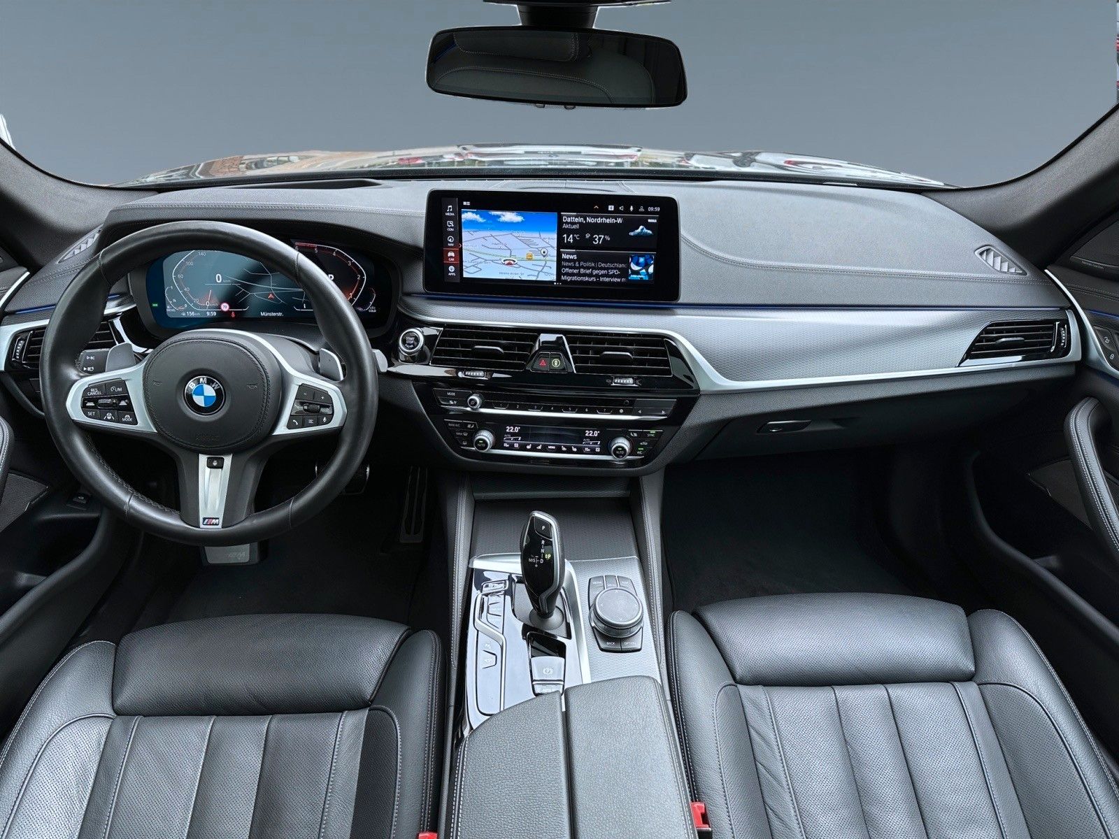 Fahrzeugabbildung BMW 530d M Sport*Pano*HuD*StzKlima*HK*DrvAsst+*Laser