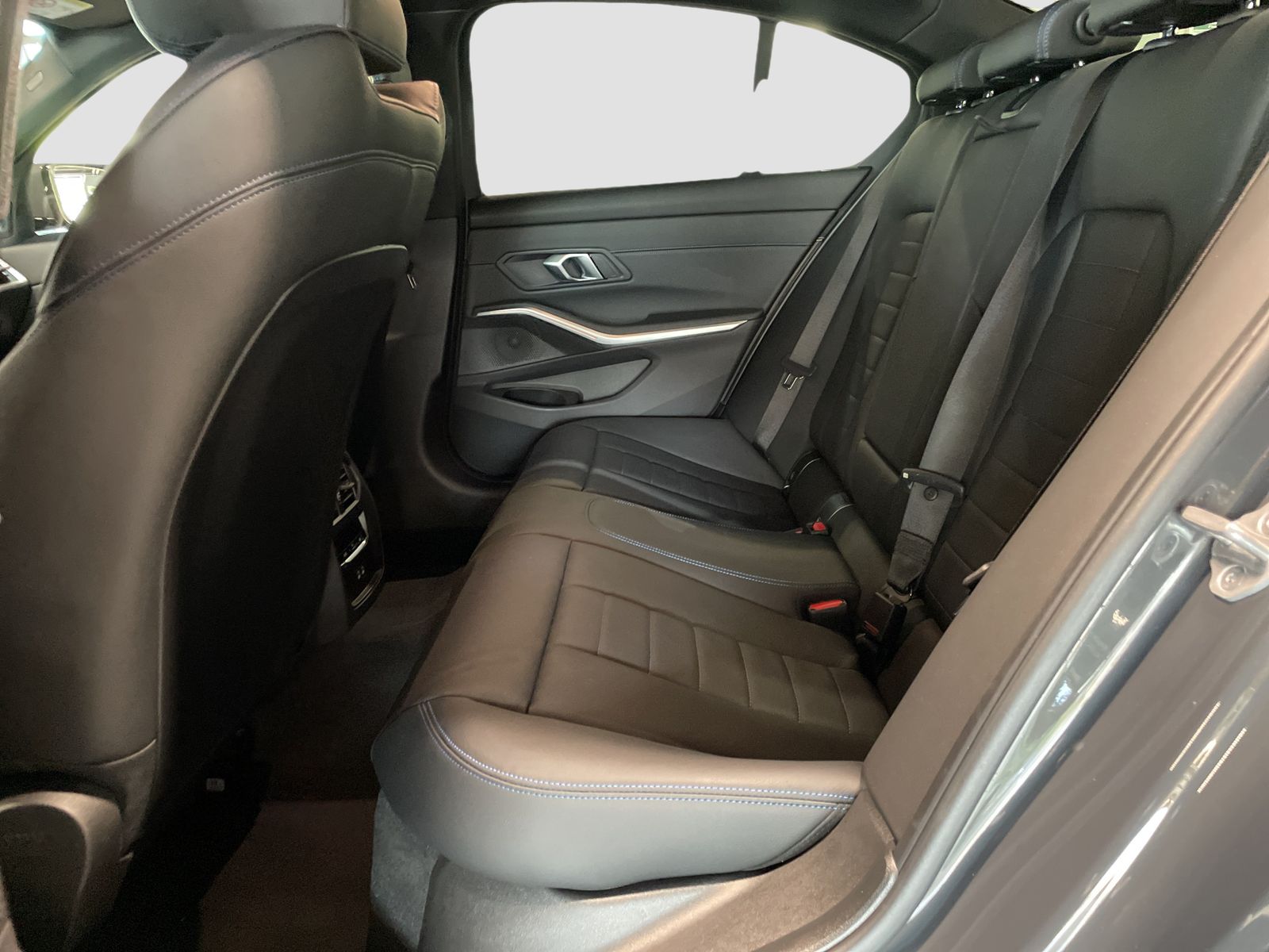 BMW 330 - Bild 13
