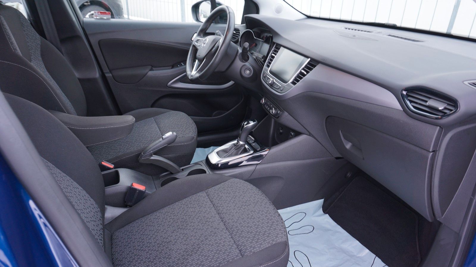 Fahrzeugabbildung Opel Crossland Edition, Navi, LED, Kamera, PDC