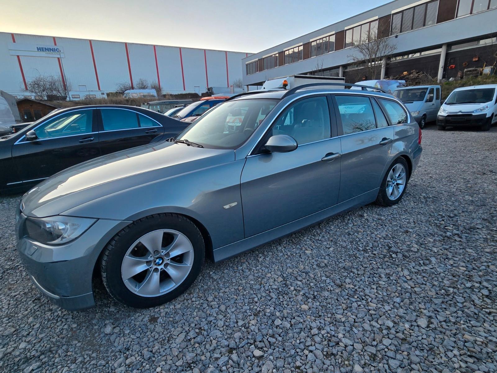 BMW 325 3 Kombi 325i/NAVI/XENON/LEDER/PANORAMA