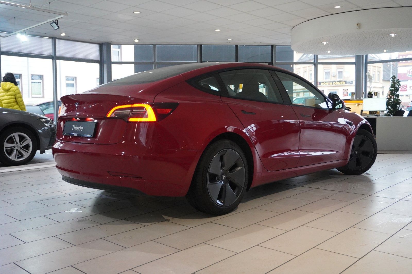 Fahrzeugabbildung Tesla Model 3 Standard Range Plus NAVI/KAMERA/DAB/PANO