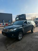 Toyota Hilux Double Cab 4x4 (Stock ID 24667) - Toyota Hilux: 2.4