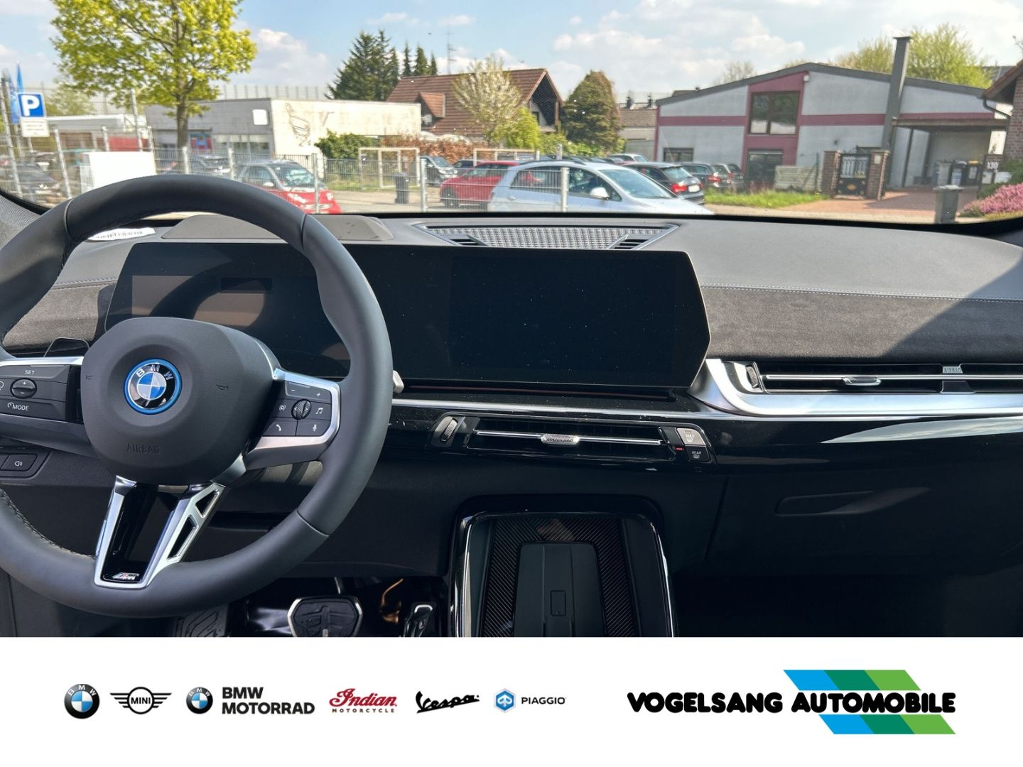 Fahrzeugabbildung BMW iX1 eDrive20 M Sport Park-Assistent Plus harman/