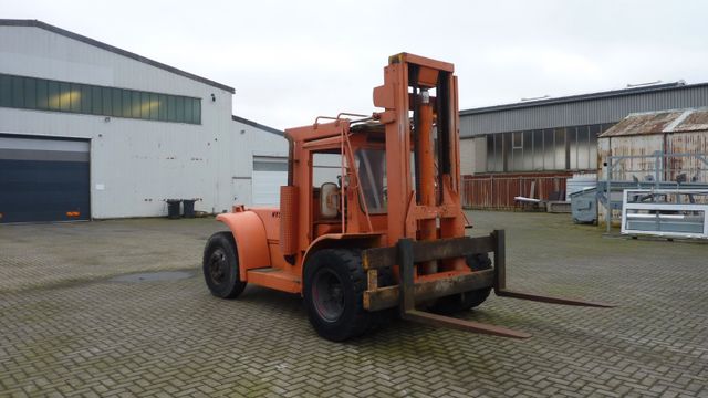 Hyster H225E