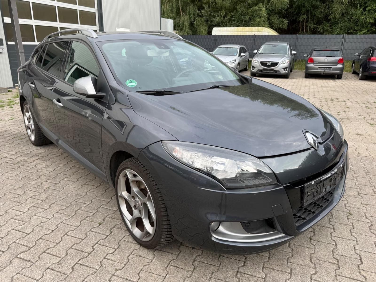 Renault Megane 2011 — interior