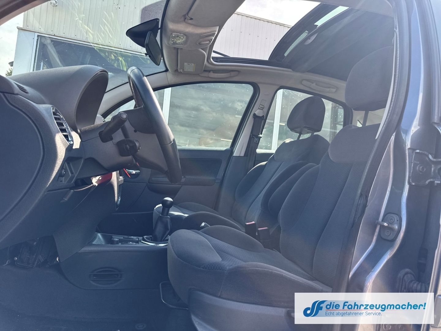 Fahrzeugabbildung Citroën C3 1.4 Exclusive El. Panodach Klimaautom *EXPORT