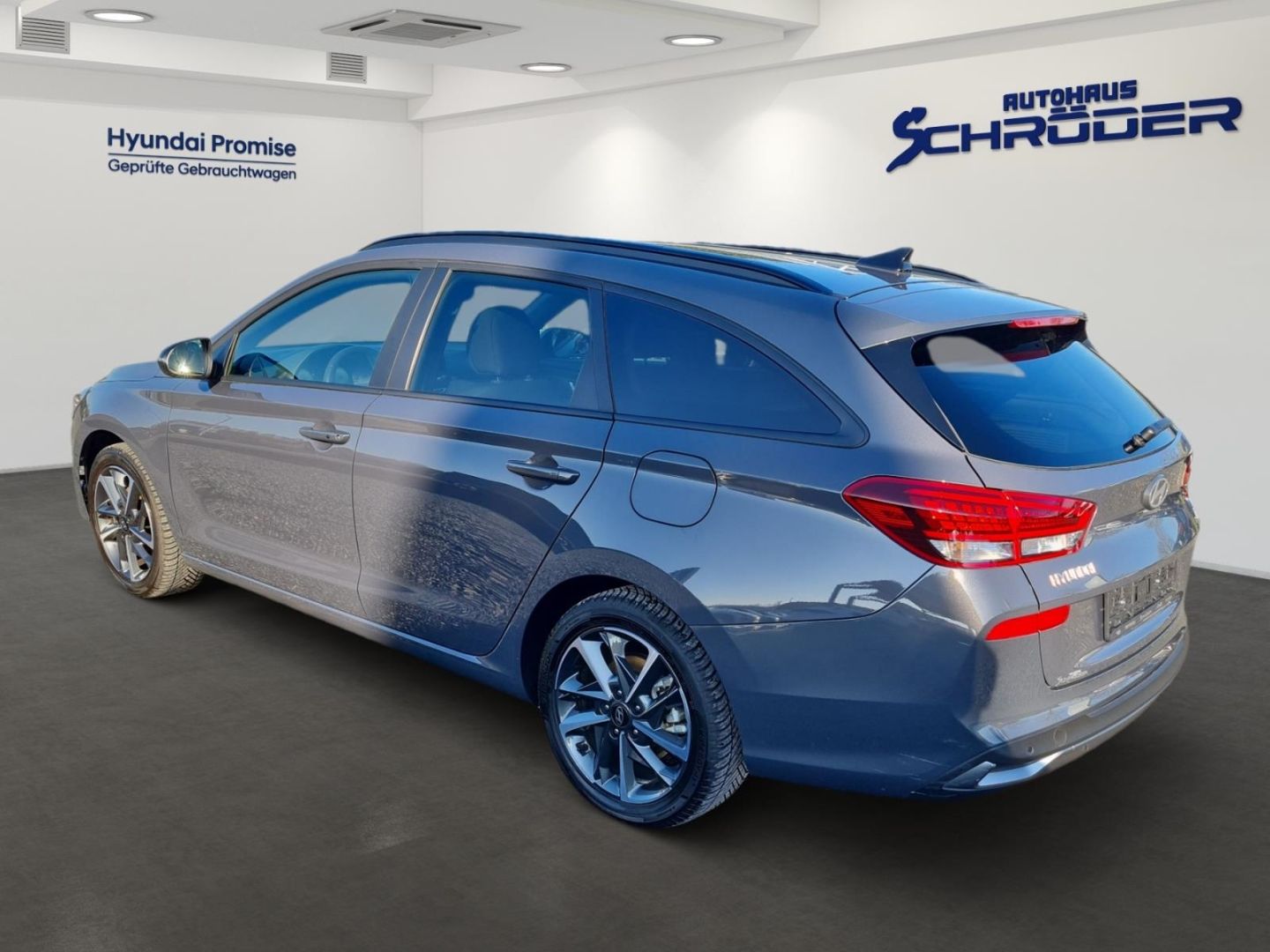 Fahrzeugabbildung Hyundai i30 ADVANTAGE 1.0 AUT. PLUS-P+ALLWETTER+TEMPOMAT