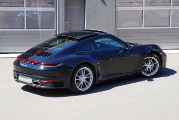 Porsche 992 Coupé*Schiebedach,Kamera,Sitzheizung,U-Frei*