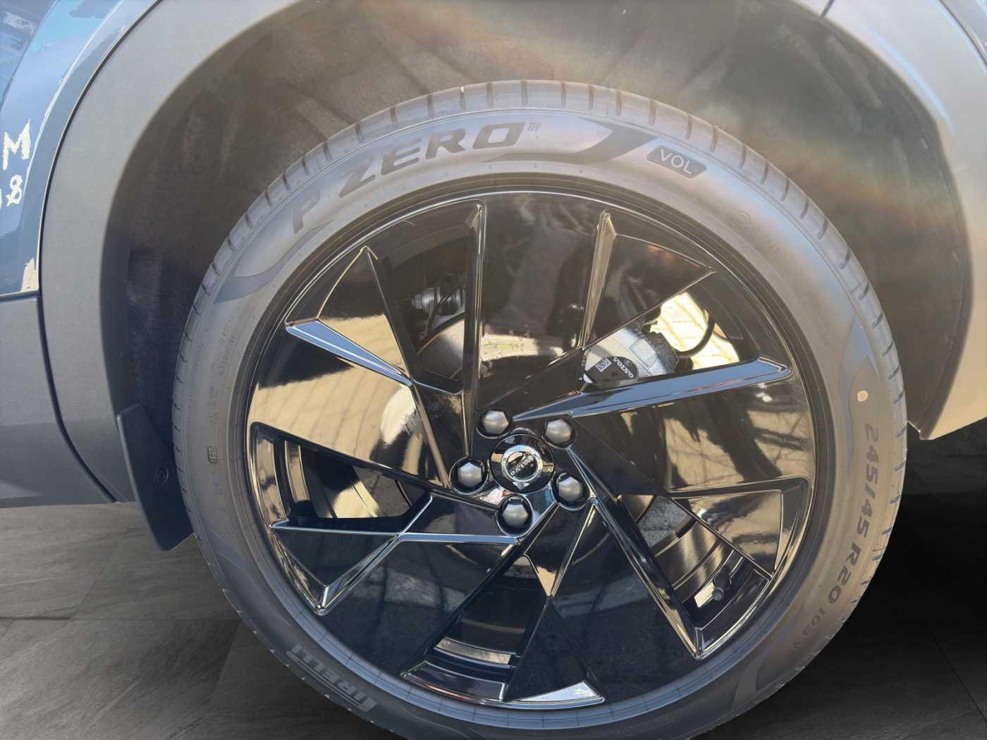 Volvo XC40 B3 B DKG Plus Black Edition