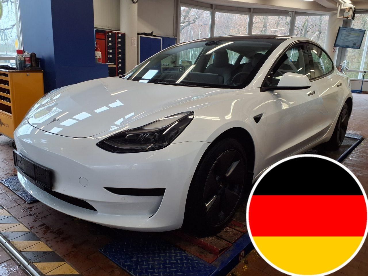 TESLA Model 3