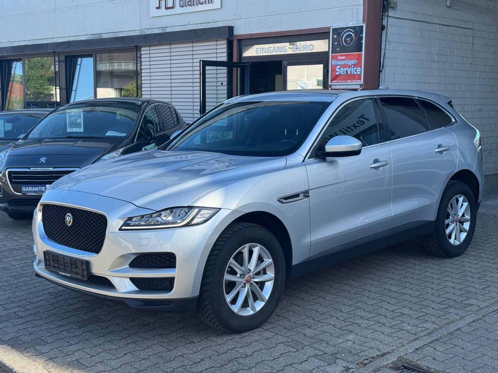 JAGUAR F-Pace