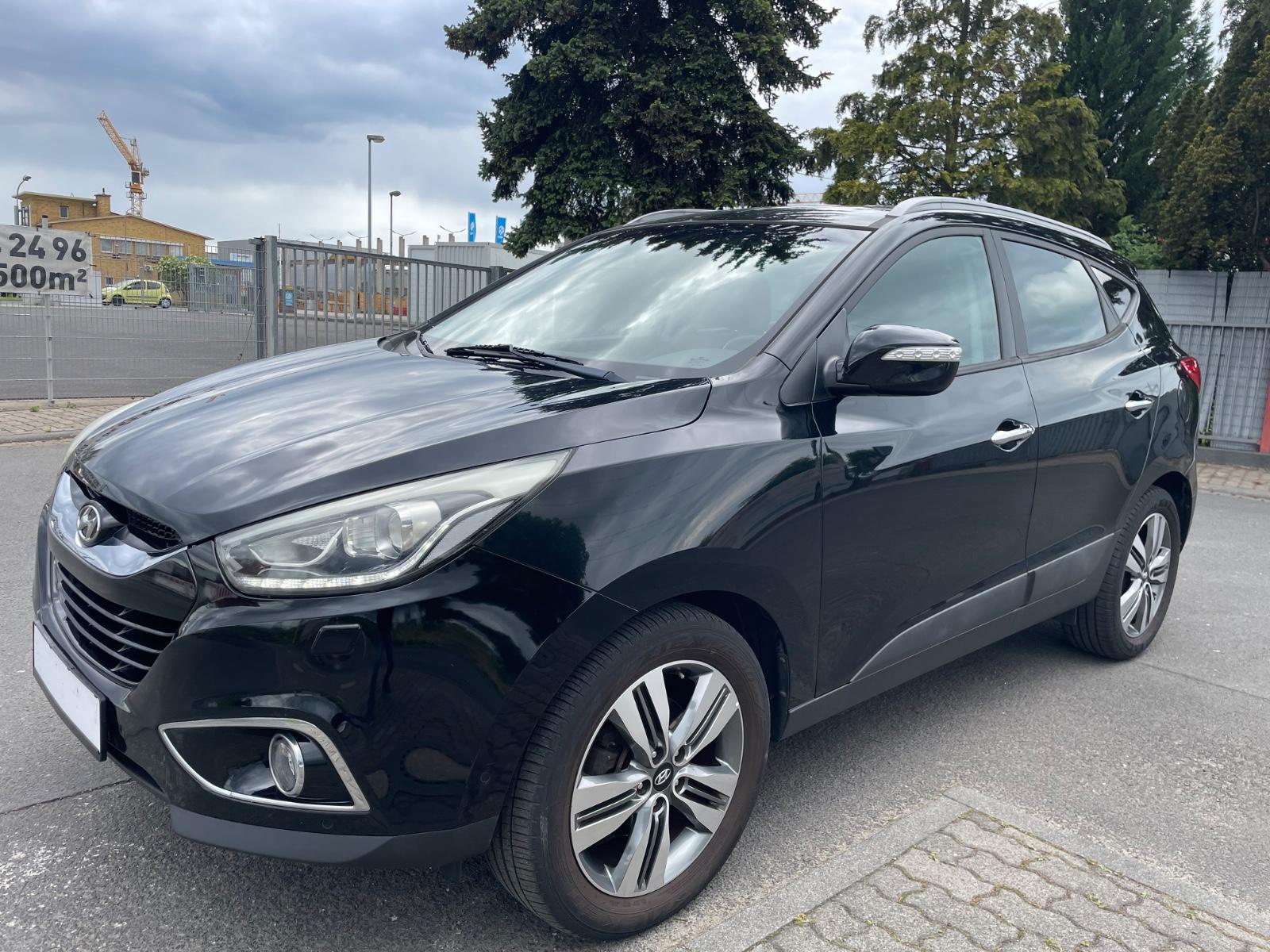 Hyundai ix35 2.0 CRDi Style 4WD Aut.*AHK*RFK*NAVI*Xenon