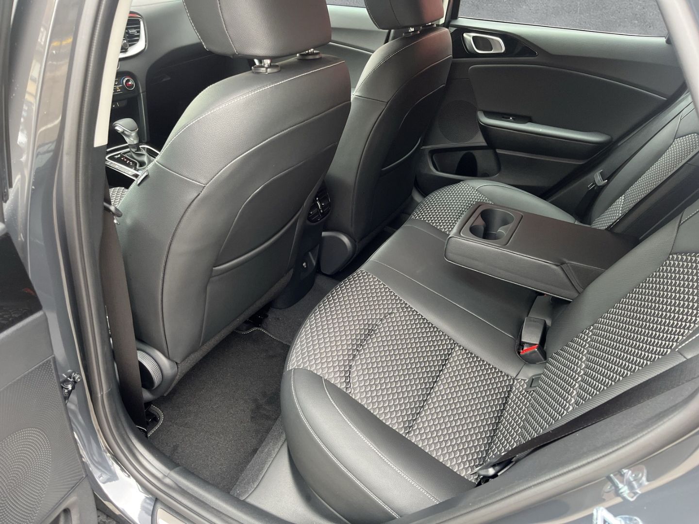 Fahrzeugabbildung Kia XCeed VISION 1.6 T-GDI *KOMFORT-PLUS-PAKET*