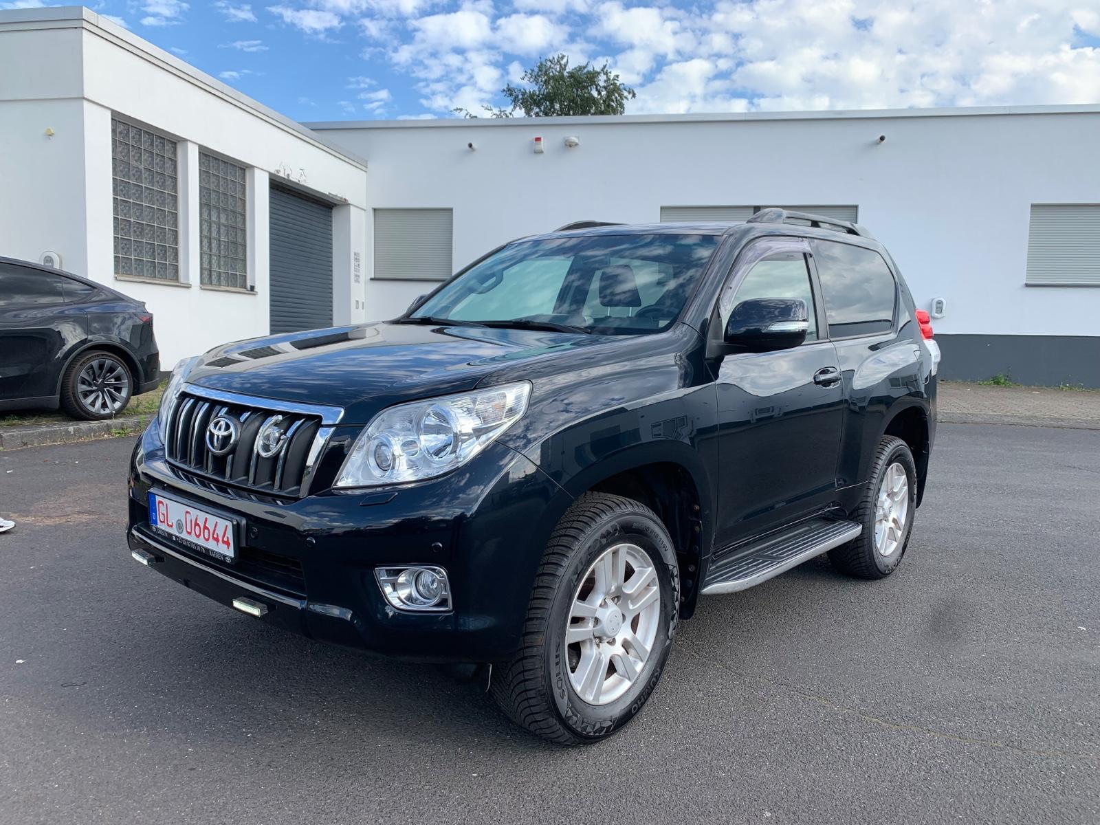 Toyota Land Cruiser 3.0 Scheckheft Xenon