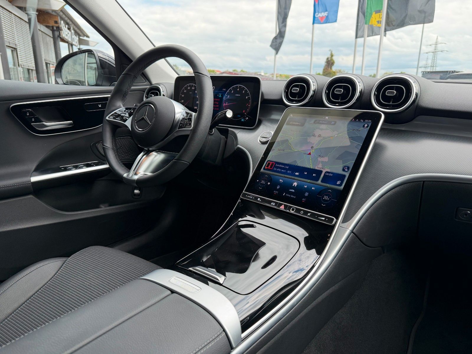 Fahrzeugabbildung Mercedes-Benz C 180 T Avantgarde AHK+TOTW+R-Kamera+DAB