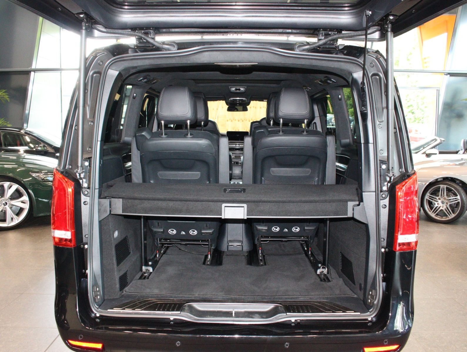 Fahrzeugabbildung Mercedes-Benz V 300d Exclusive Edition Lang 4Matic