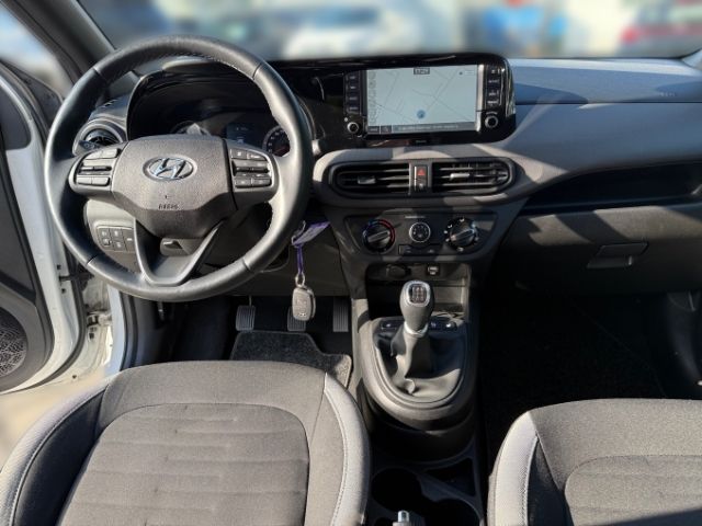 Fahrzeugabbildung Hyundai i10 Connect & Go 1.0 +KLIMA+NAVI+CARPLAY+RFK+SHZ