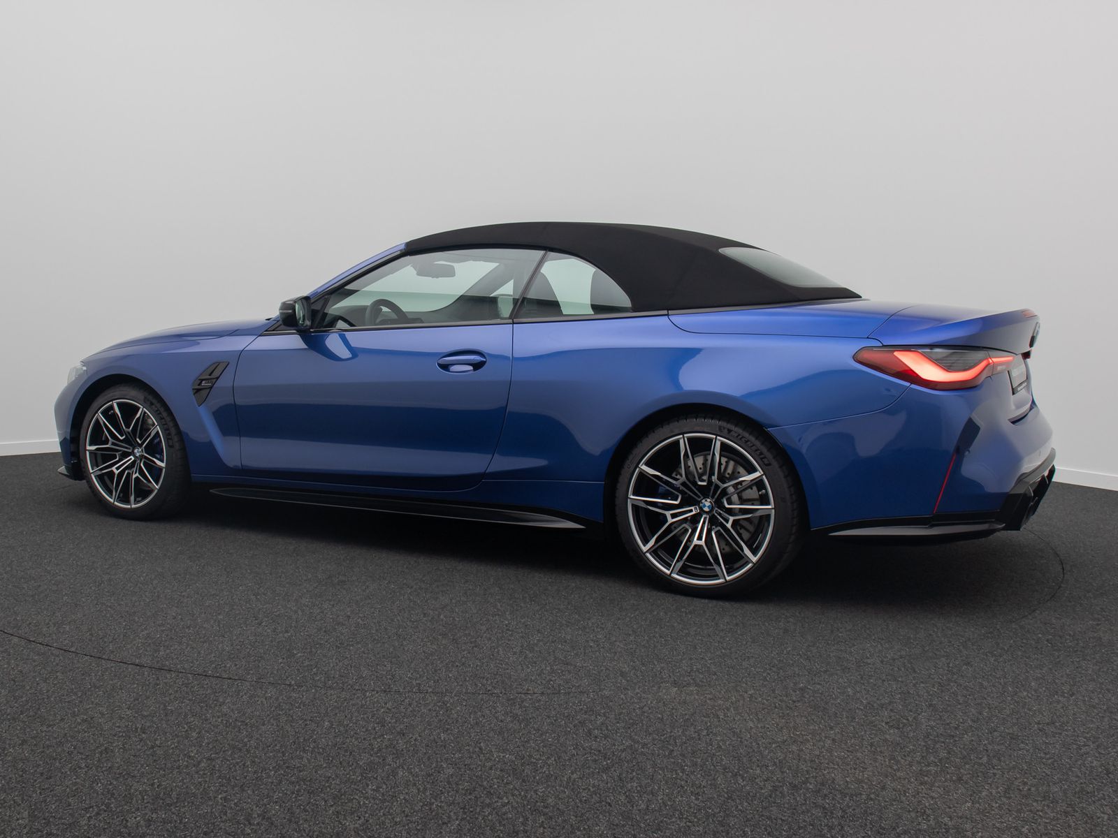 Fahrzeugabbildung BMW M4 Competition Cabrio DAB Laser HUD Alarm 19Zoll