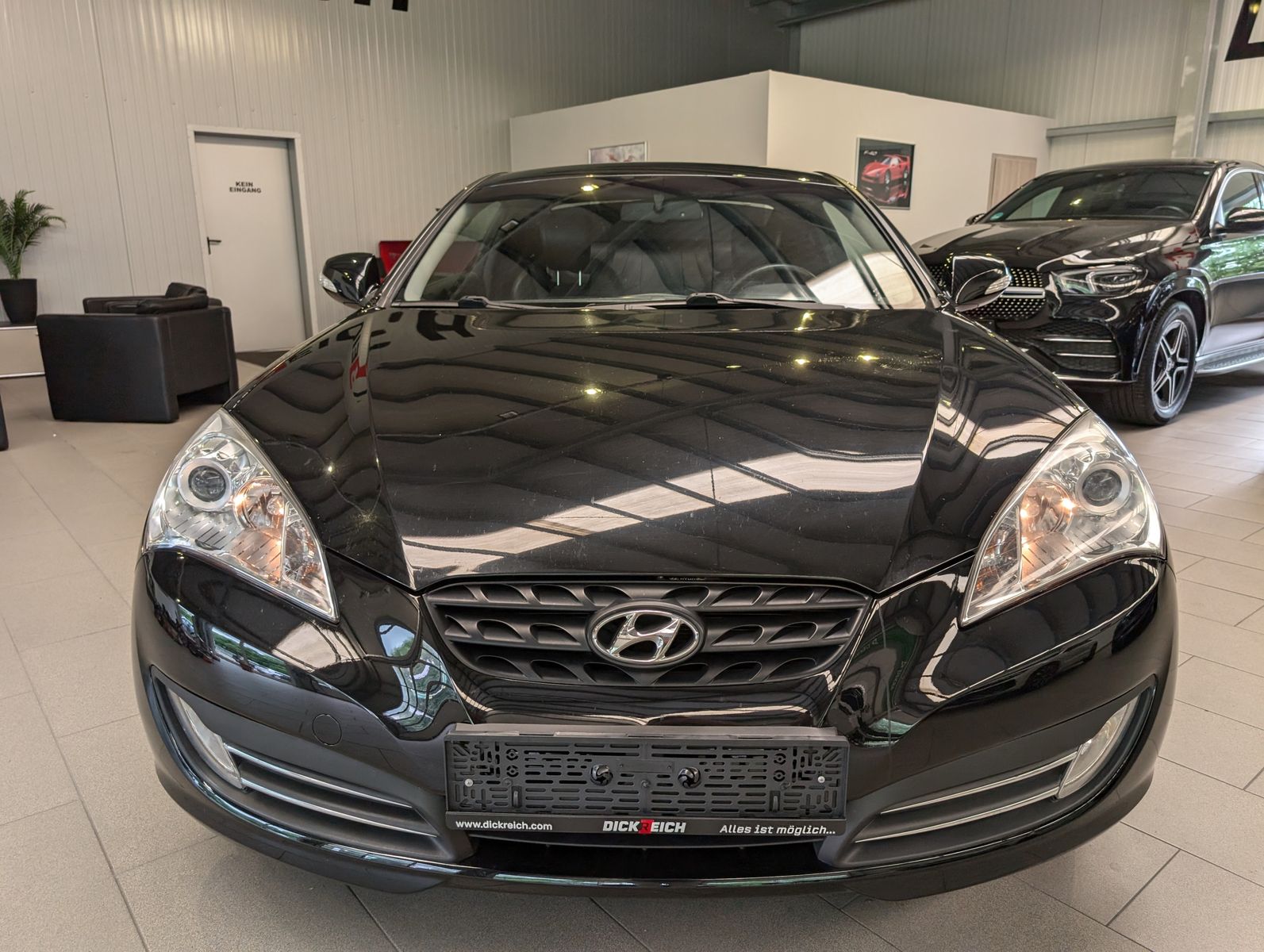 Fahrzeugabbildung Hyundai Genesis Coupe 3.8 V6 Automatik SHz PDC Smart-Key