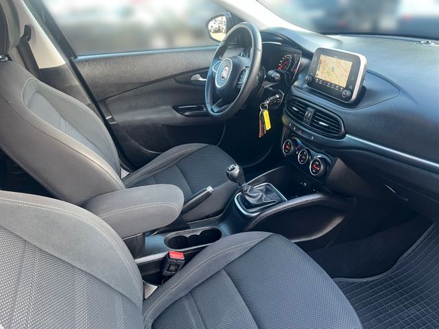 Fiat Tipo Lounge 1,4 T-Jet Lounge