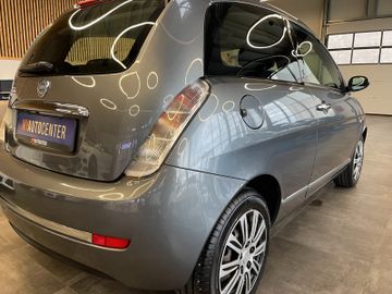 Lancia Ypsilon 1.4 8V Oro *KLIMAAUT.*2.HD*TÜV 062027*